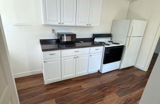 Charming 2 Bedroom, 2 Bathroom Home with ADU in Desirable Land Park Area photos photos