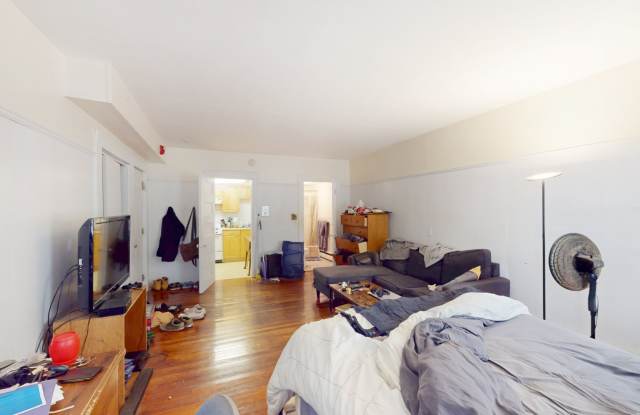 Nice, large studio in a prime location in Brookline! photos photos