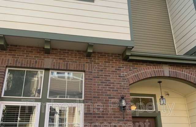 3323 Gladstone Creek Gallery 3