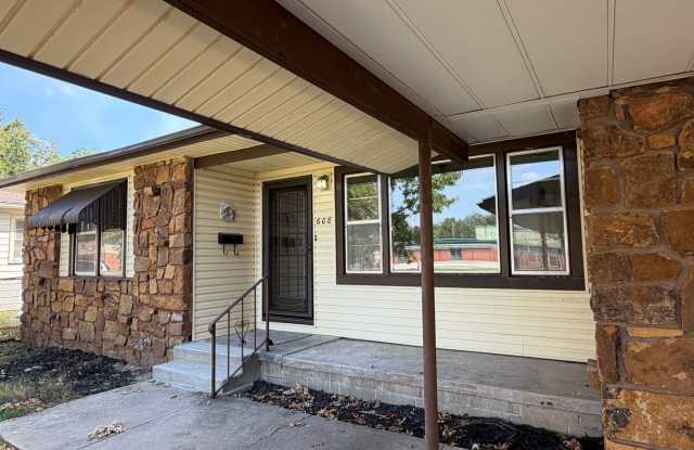 Charming Wagoner Rental - Great Location! Gallery 3