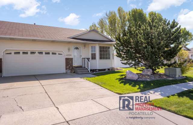 Beautiful 2 bed 2 bath twin home - 2 car garage photos photos
