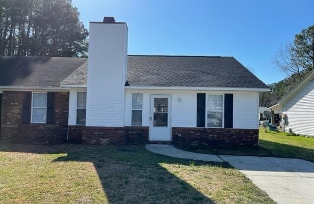 2303 Knollwood Lane - 2303 Knollwood Lane, Piney Green, NC 28544