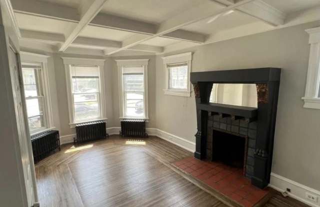 27 WASHINGTON Avenue Gallery 4