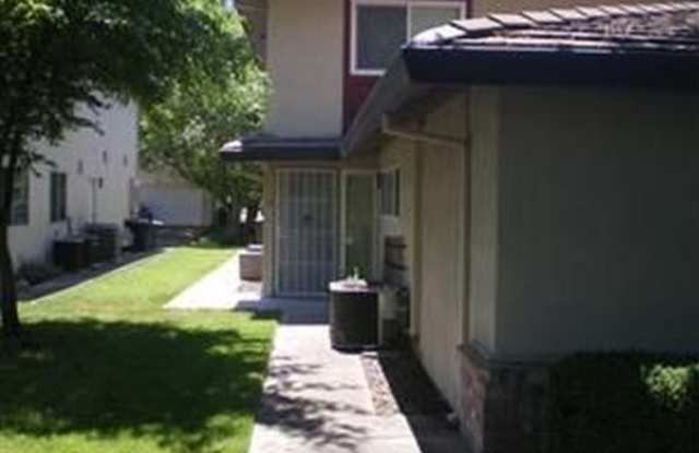 GREAT 2BD / 1BTH CONDO! photos photos
