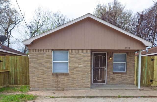 Cozy 2 bed / 1 bath - Move in Ready! - 8934 Duane Street, Houston, TX 77051