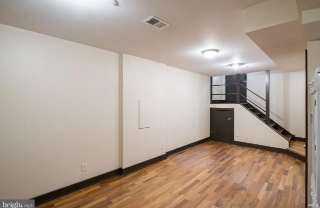 2022 N 18TH STREET Gallery 3