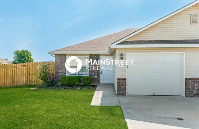 214 Palmer Court - 214 Palmer Court, Pleasant Hill, MO 64080