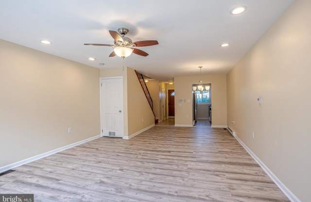 527 CARROLLTON DRIVE Gallery 2