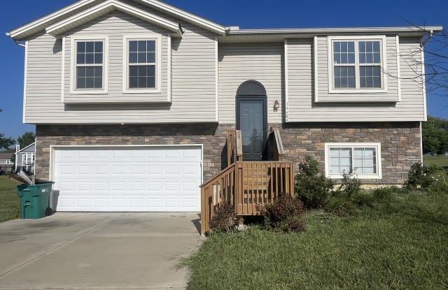 14604 Eastern Ct - 14604 Eastern Court, Grandview, MO 64030
