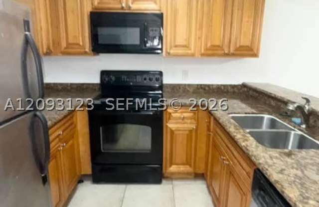 1545 Lake Crystal Dr Gallery 2