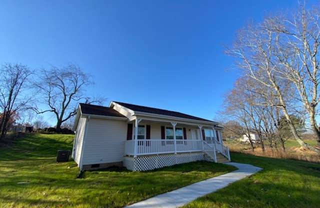 SUBLEASE through May 2026 3 Bedroom 2 Bath-Beautiful Views - 1189 Merrimac Road, Montgomery County, VA 24060