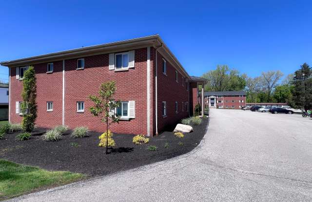Hallwood Manor Apartments Gallery 2