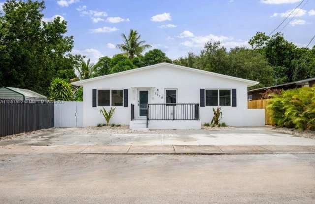 1116 NW 51st Ter photos photos