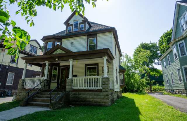 Beautiful One Family Home Available 6/1/26 photos photos