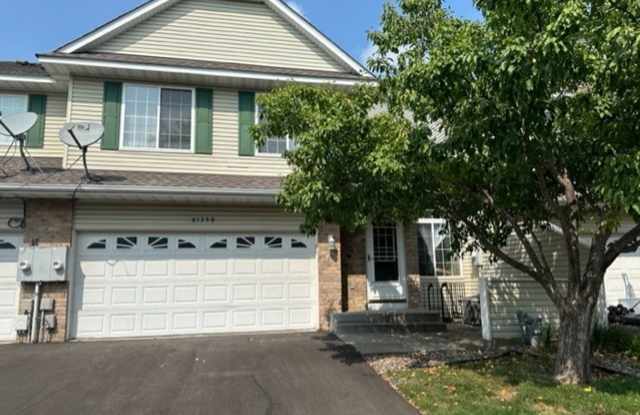 3 Bed/1.5 Bath Townhouse with Basement! Available Now! - 6135 Tahoe Circle, Woodbury, MN 55125