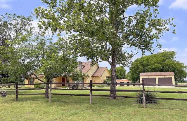 126 Candlin Lane - 126 Candlin Lane, Blanco County, TX 78606