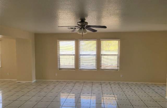 7934 W. Mission Ln. Gallery 3