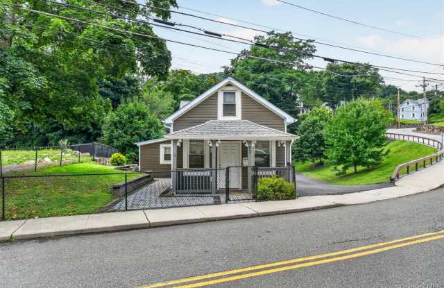 83 Mountain Avenue Gallery 1