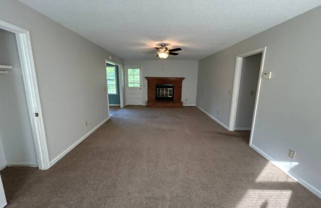 SHAW AFB-3 bedroom/2bath home in Oakland North-Behind Shaw AFB Gallery 3