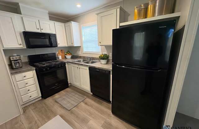 2397 Eight Mile Road - 2397 8 Mile Road, Bay County, MI 48631