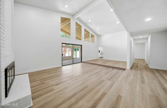 2653 W End Court photos photos