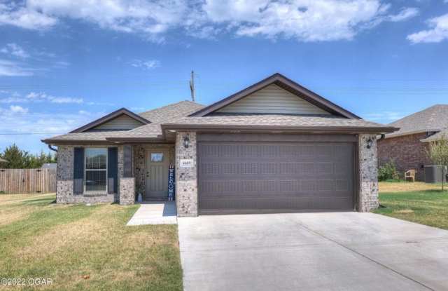 3 Bedroom 2 Bathroom home Gallery 1