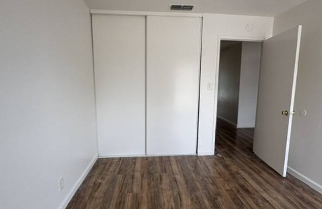 310 S Argyle 106 Gallery 2