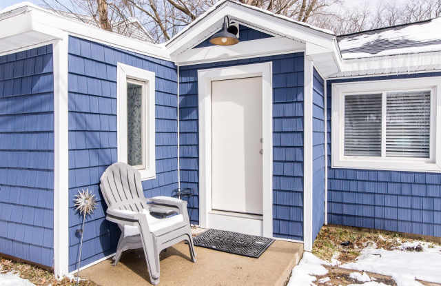 11291 E Shore Drive unit: Front House - 11291 East Shore Drive, Whitmore Lake, MI 48189