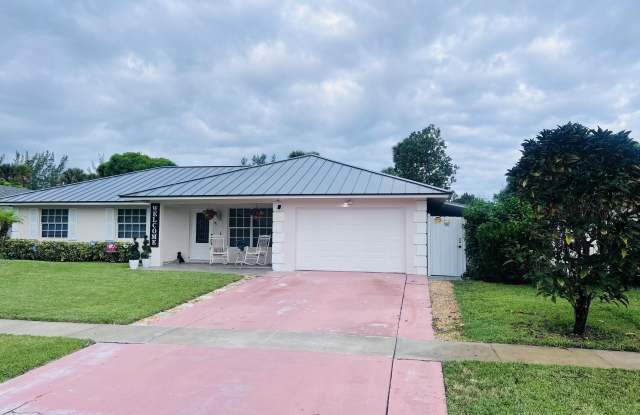 891 Ryanwood Drive - 891 Ryanwood Drive, Lake Belvedere Estates, FL 33413