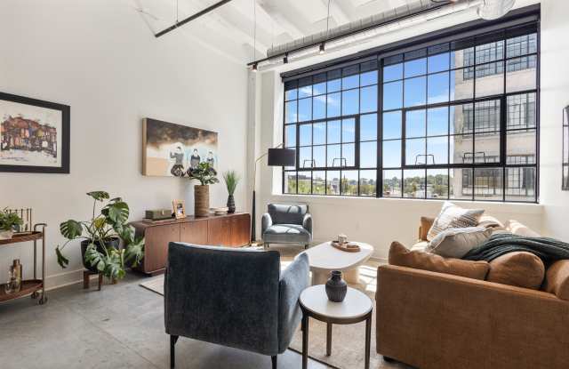 Cole Motor Gallery 3