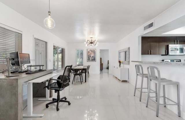 12660 GRIFFING Boulevard Gallery 4