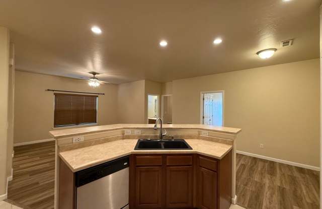 Available Now.  New 3 bed, 2 bath townhouse! Gallery 3