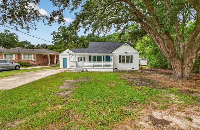 Spacious Living Near Downtown Charleston Gallery 4