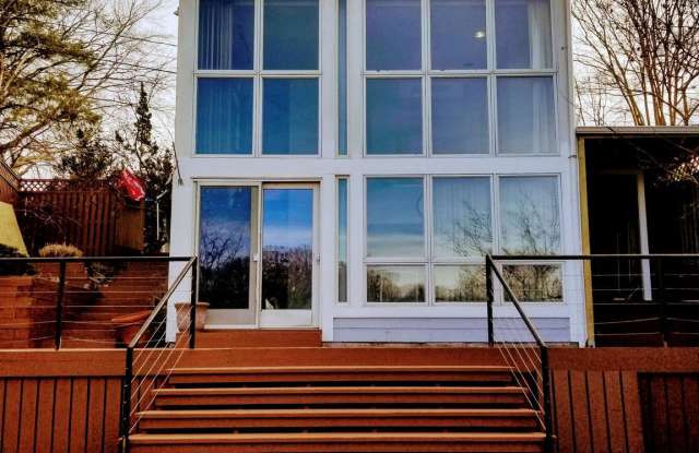 692 N RIVERSIDE DRIVE Gallery 2