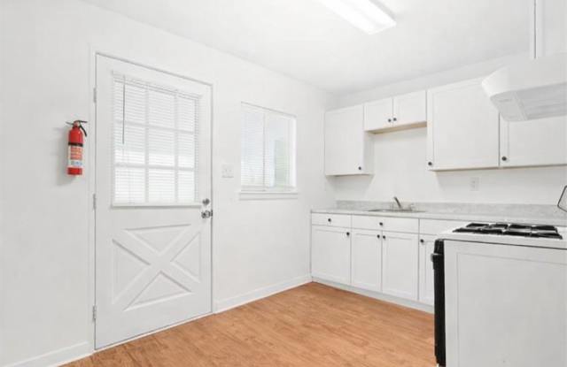 705 Russellwood Avenue Gallery 2