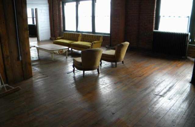 1427 West 9th Street Gallery 2