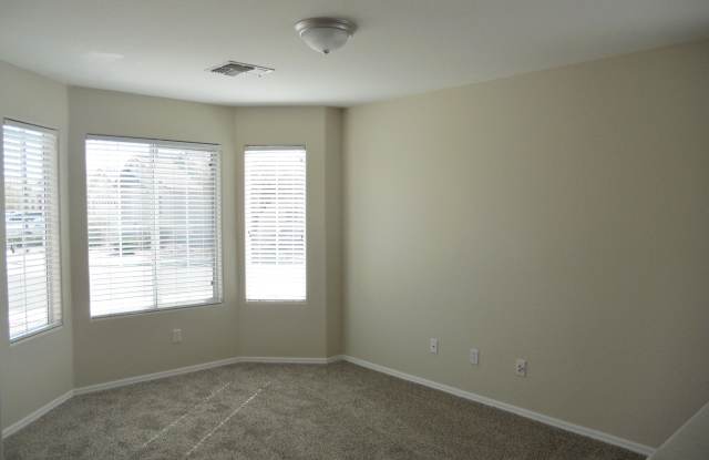 926 S 241ST Lane Gallery 4