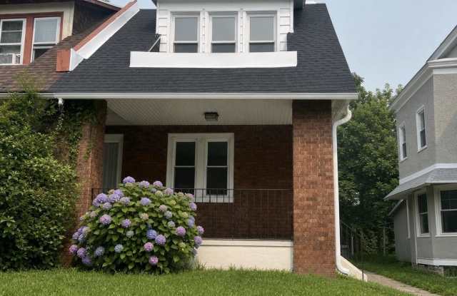 303 E VERNON Road Gallery 1