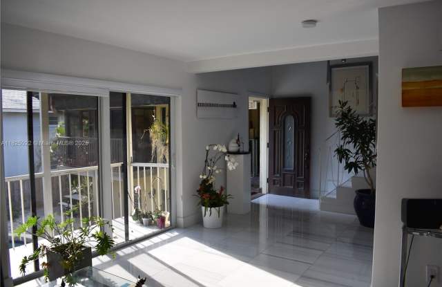 230 Sunrise Dr - 230 Sunrise Drive, Key Biscayne, FL 33149