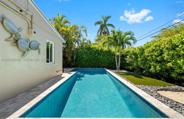 930 N 11th Ct Gallery 2