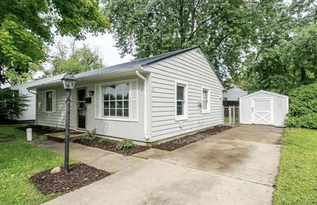 307 Meadows Ave photos photos