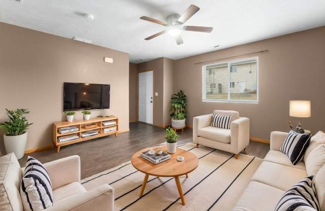 1111 N Archer Ave photos photos