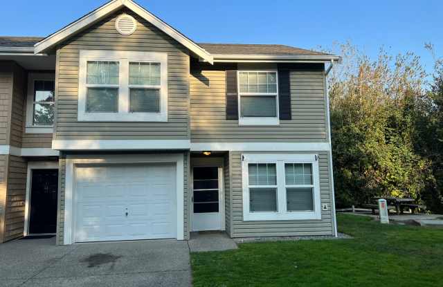 Gorgeous Mandalay Estate Townhome! - 1014 109th Street Court East, Parkland, WA 98445