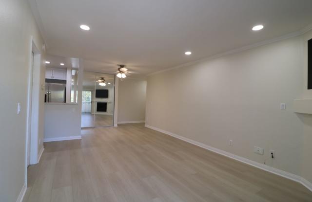 Remodeled Condo In Woodland Hills gated community! Gallery 1