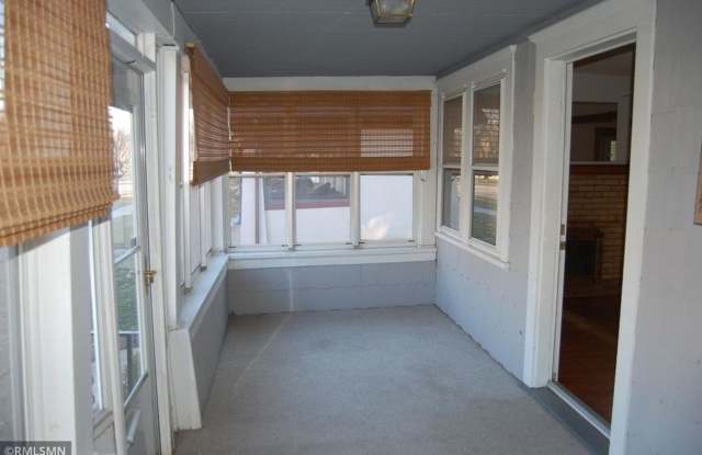 6 Bedroom June 2026 Near Macalester! Gallery 4