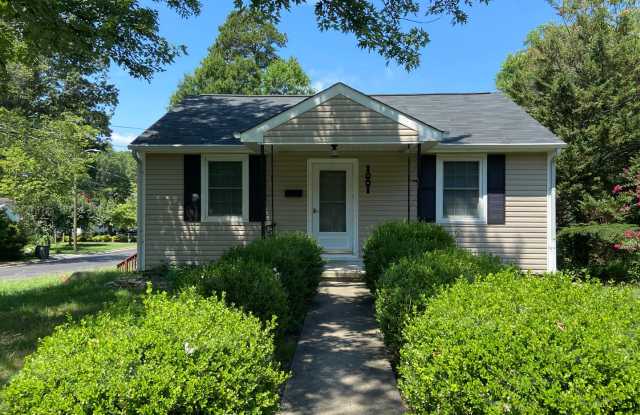 4 bedroom, 2 bathroom House in Greensboro! photos photos