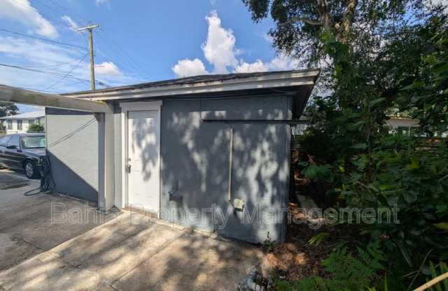 3702 N 12th St photos photos