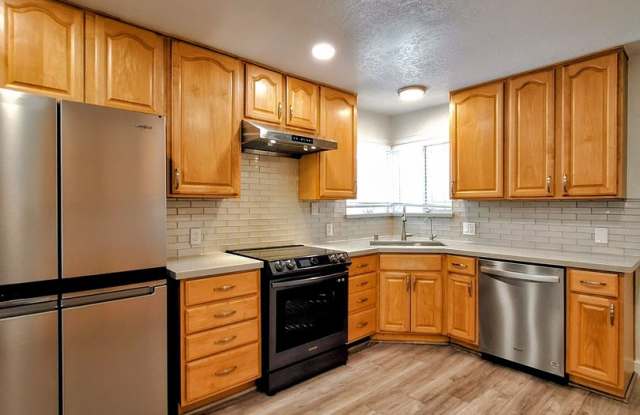 Coming Soon: Beautiful 3bd Single Story House Nestled in the East Foothills Gallery 3