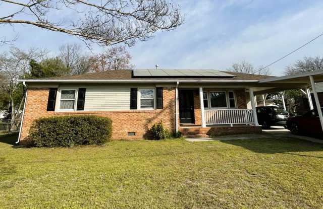 3 Bedroom 2 Bathroom- Pets Considered photos photos