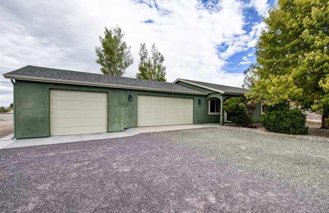 3 bedroom 2 bathroom ranch style home in Chino Valley with RV parking - 120 Lazy Loop Drive, Chino Valley, AZ 86323